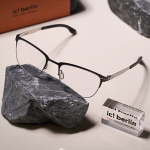 ic! Berlin  the lone wolf large black 51.19.145